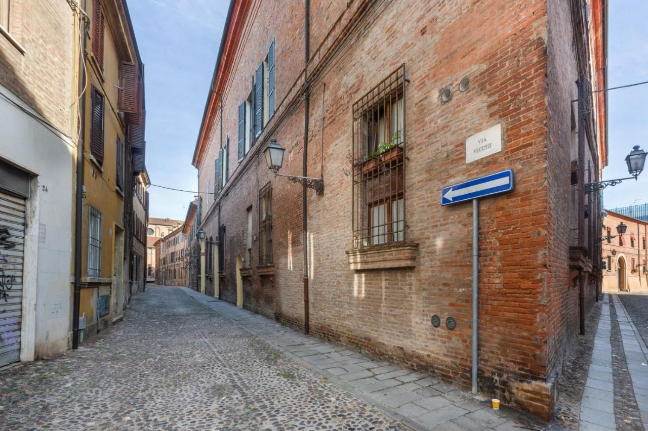 Central Ferrara Apartment Екстериор снимка