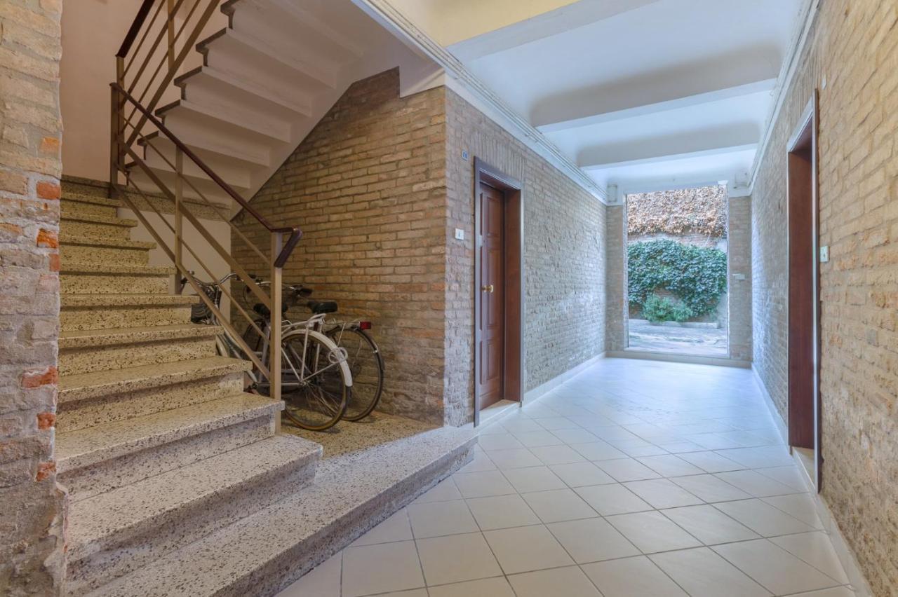Central Ferrara Apartment Екстериор снимка